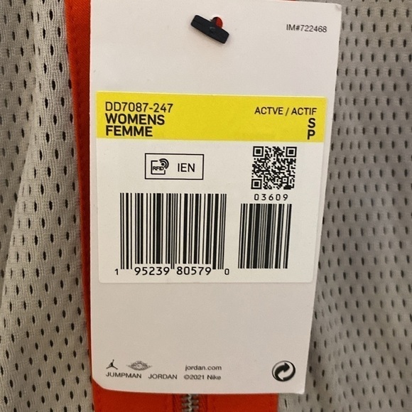 NWT Jordan midi dress zipped front with pockets Size Small - Picture 6 of 16